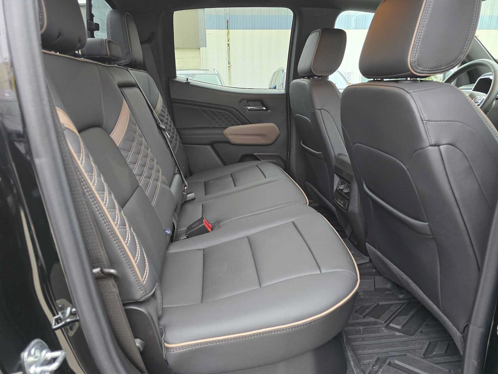 Used 2025 GMC Canyon Denali w/ LPO, Denali Black Edition AWD/4WD image 12