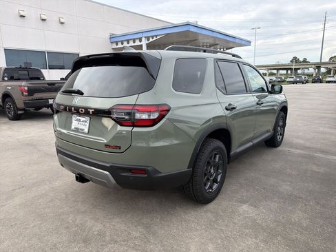 New 2026 Honda Pilot TrailSport image 4