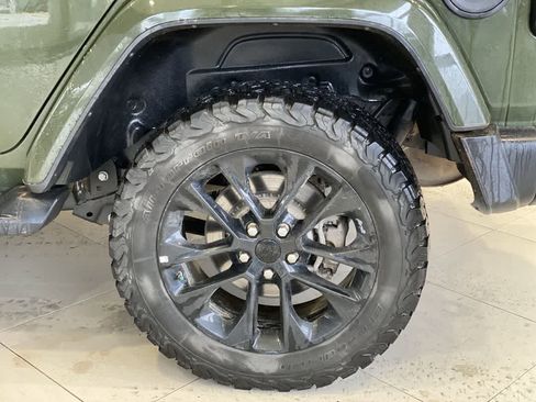 Used 2021 Jeep Wrangler Sahara w/ Cold Weather Group image 13