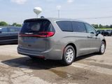 New 2025 Chrysler Pacifica Select image 4