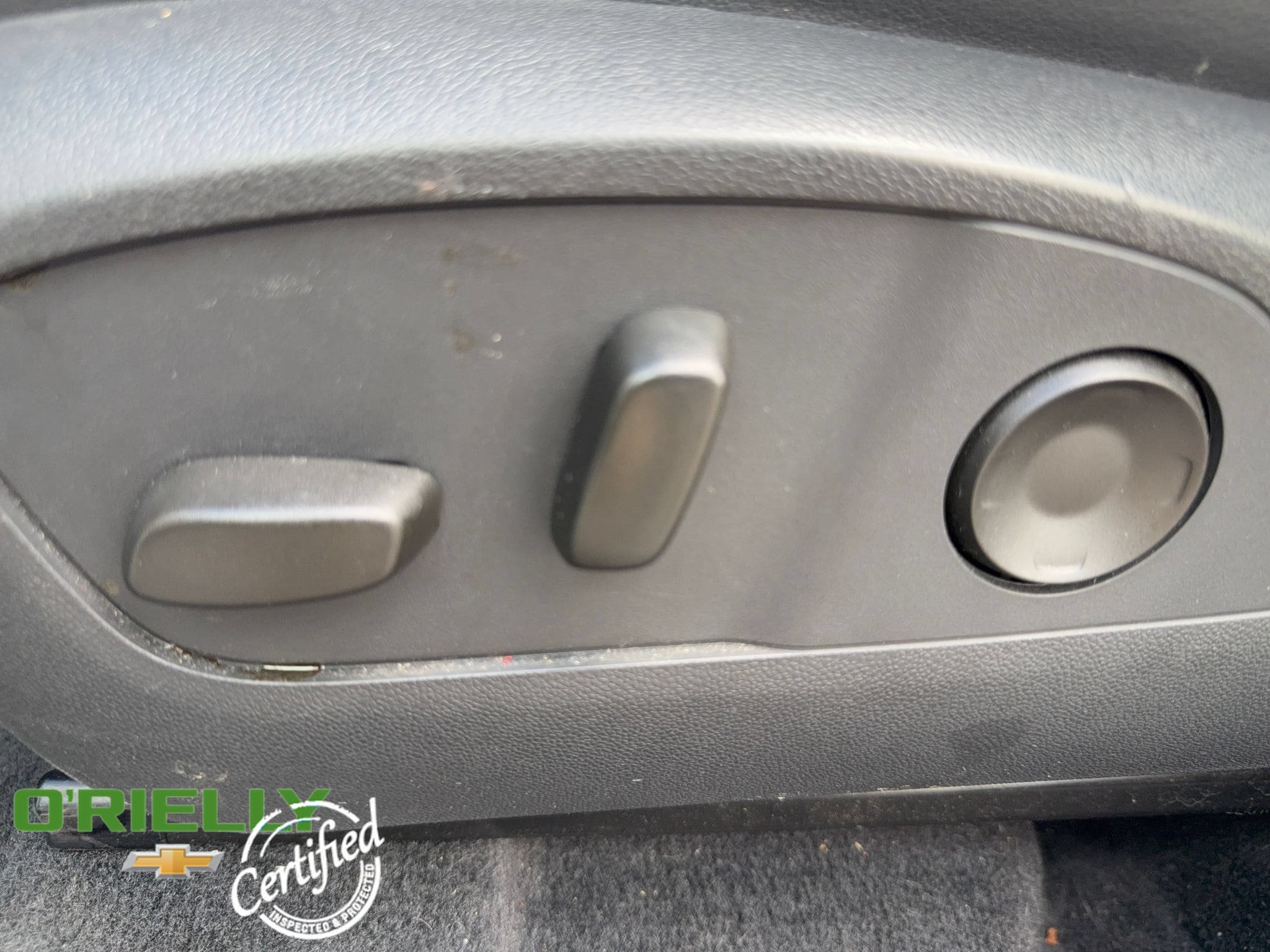 Used 2025 Buick Enclave Preferred AWD/4WD image 12