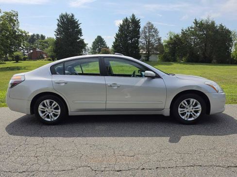 Used 2012 Nissan Altima 2.5 SL w/ 2.5SL Pkg FWD image 5