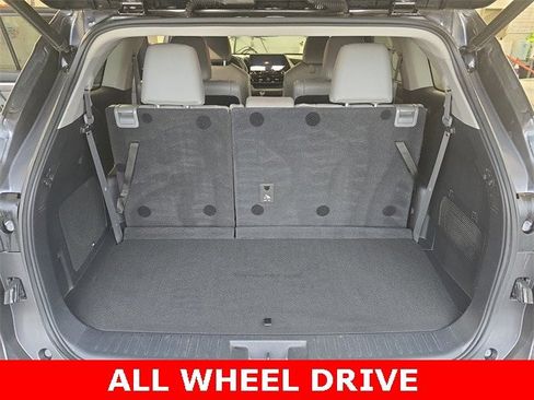 Used 2022 Toyota Highlander Limited image 14