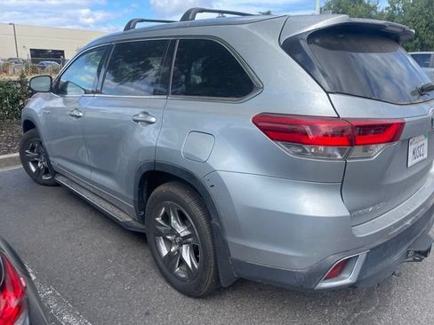 Used 2018 Toyota Highlander Limited Platinum AWD/4WD image 3