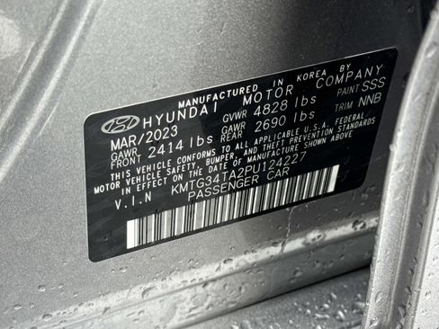 Used 2023 Genesis G70 2.0T image 30