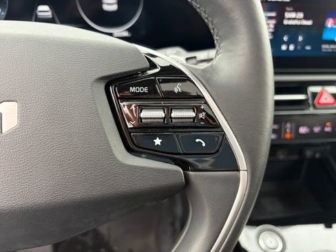 Certified 2023 Kia Niro Wave w/ Wave Preserve Package image 14