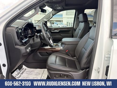Used 2024 GMC Sierra 1500 Elevation w/ Elevation Premium Package AWD/4WD image 9