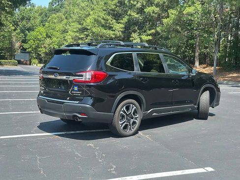 Used 2023 Subaru Ascent Limited w/ Technology Package AWD/4WD image 4