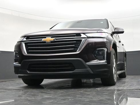 Used 2023 Chevrolet Traverse LT FWD image 28