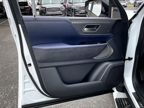 New 2026 INFINITI QX80 4WD image 44
