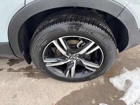 Certified 2025 Volvo XC40 B5 Core image 14