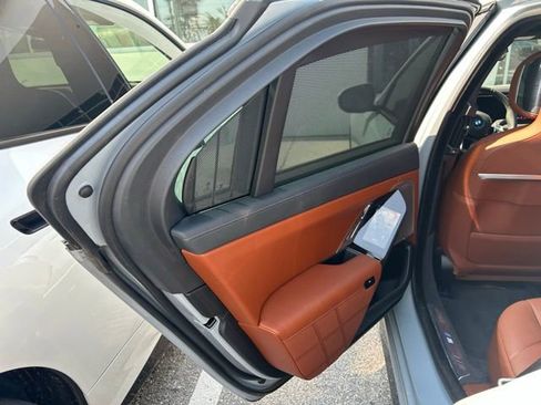Used 2023 BMW 740i RWD image 14
