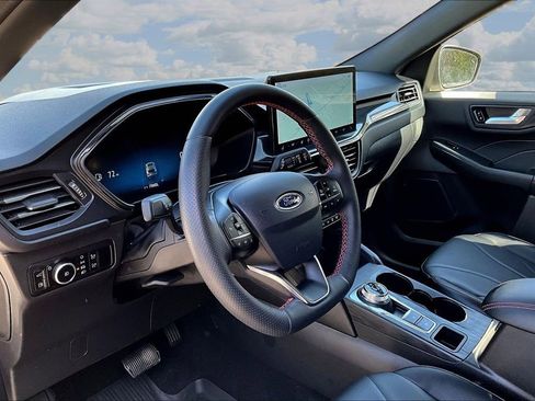 Used 2025 Ford Escape ST-Line Elite w/ Premium Technology Package image 19