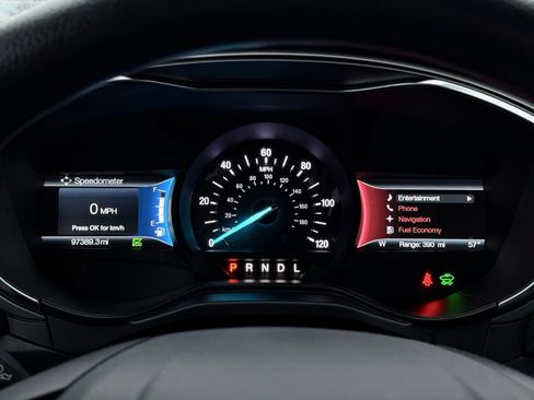 Used 2019 Ford Fusion SE FWD image 26