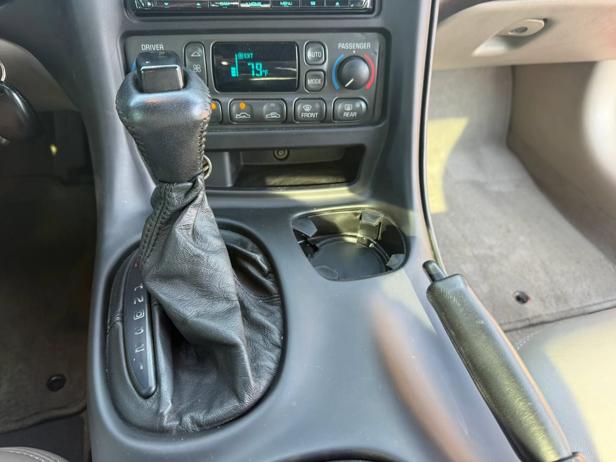 Used 1998 Chevrolet Corvette Coupe w/ Memory Pkg RWD image 9