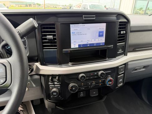 Used 2025 Ford F350 XLT AWD/4WD image 16