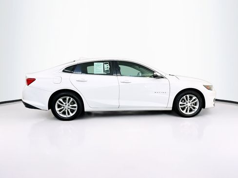 Used 2017 Chevrolet Malibu LT image 10