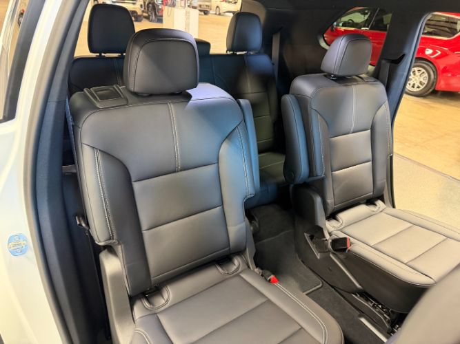 Used 2024 GMC Acadia Elevation w/ Luxury Package FWD image 31