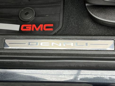 Certified 2023 GMC Acadia Denali w/ Denali Ultimate Package AWD/4WD image 38