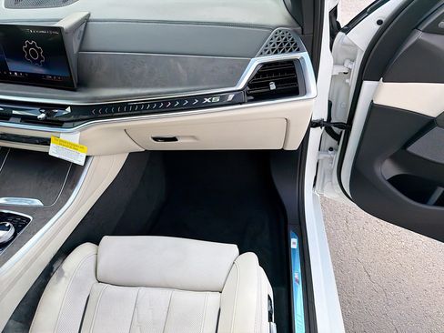 New 2026 BMW X5 xDrive50e w/ Executive Package AWD/4WD image 17
