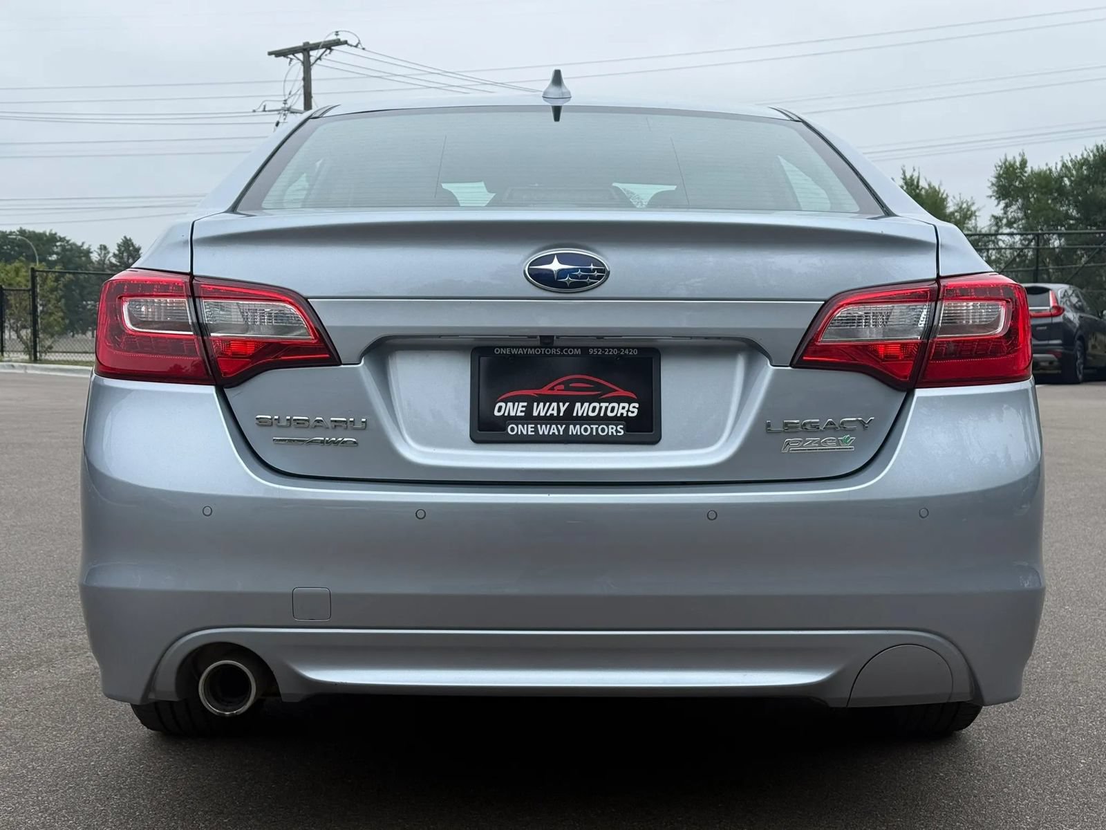 Used 2017 Subaru Legacy 2.5i Limited AWD/4WD image 4