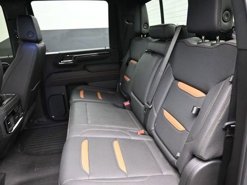 Used 2024 GMC Sierra 2500 AT4 w/ AT4 Premium Plus Package AWD/4WD image 18