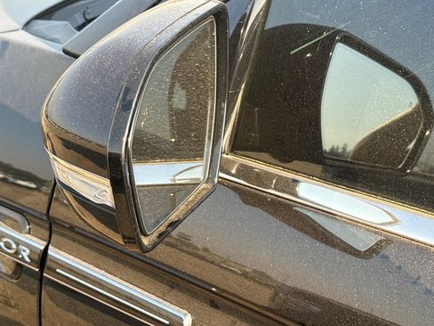 Used 2021 Lincoln Navigator Reserve AWD/4WD image 8