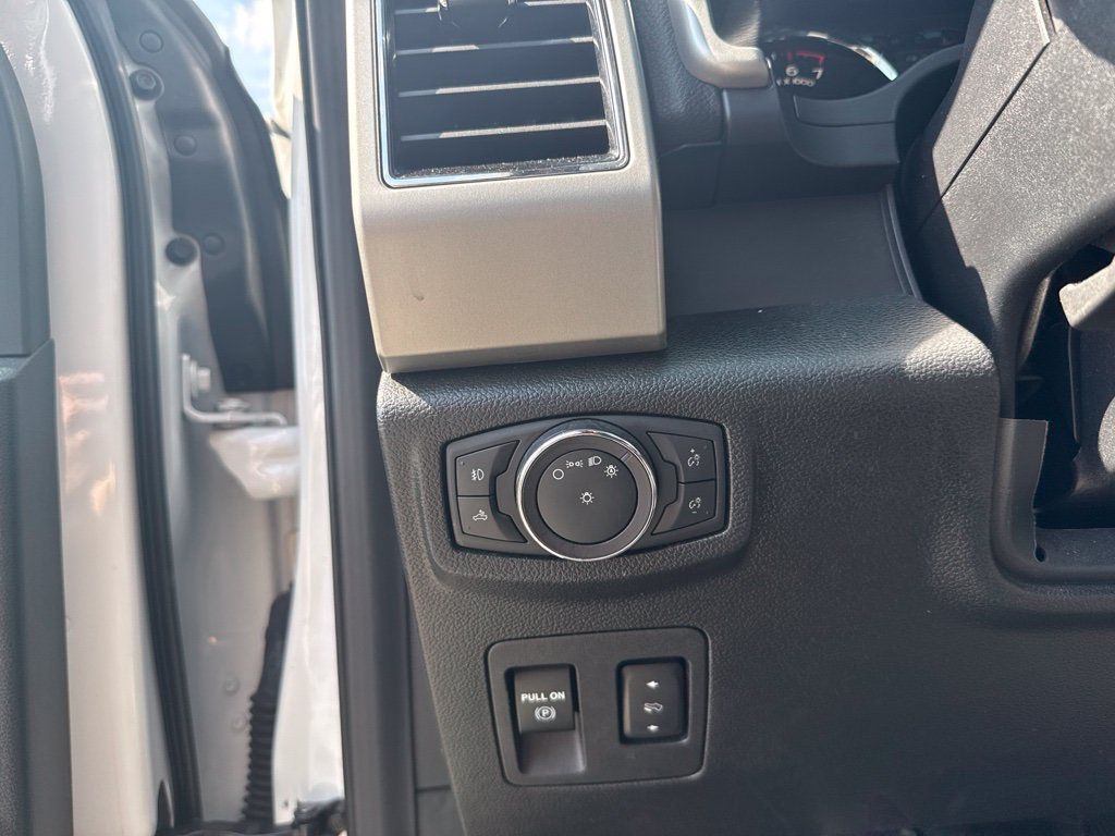 Used 2019 Ford F150 Lariat AWD/4WD image 11