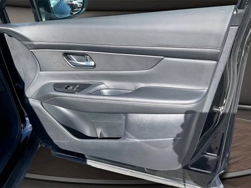 Certified 2025 Nissan Murano SV image 21