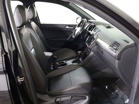 Used 2020 Volkswagen Tiguan SE R-Line FWD image 33