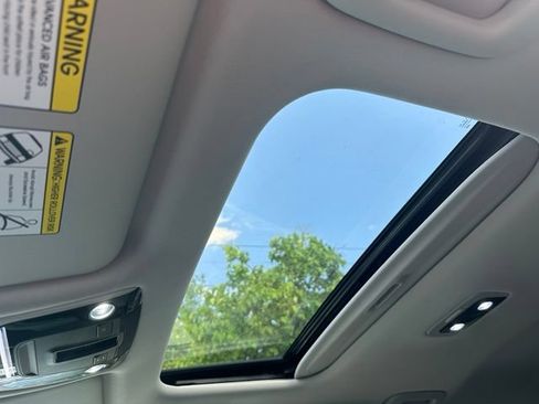 Used 2024 Kia Seltos SX w/ SX Sunroof Package AWD/4WD image 12