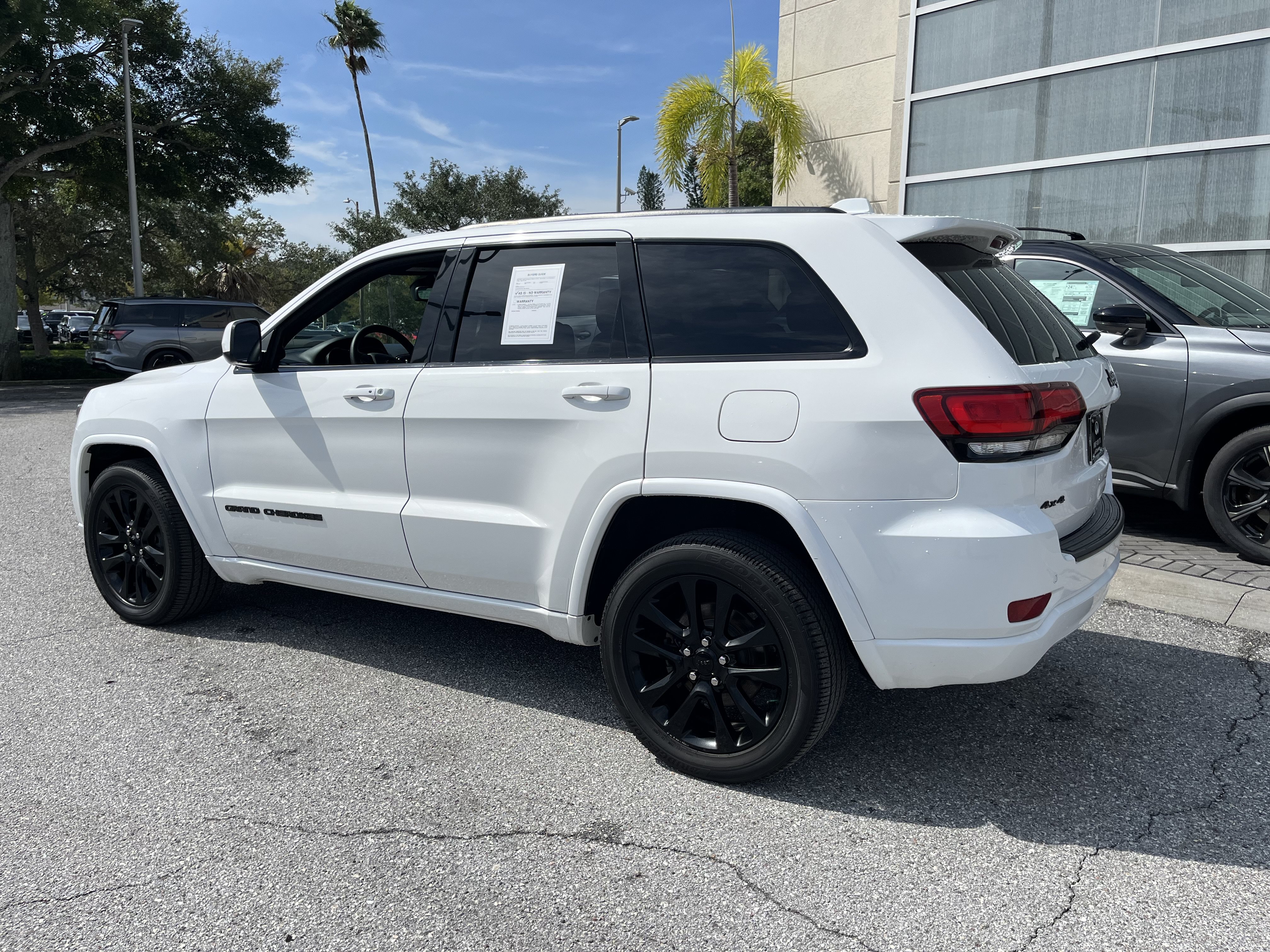 Used 2019 Jeep Grand Cherokee Altitude AWD/4WD image 6
