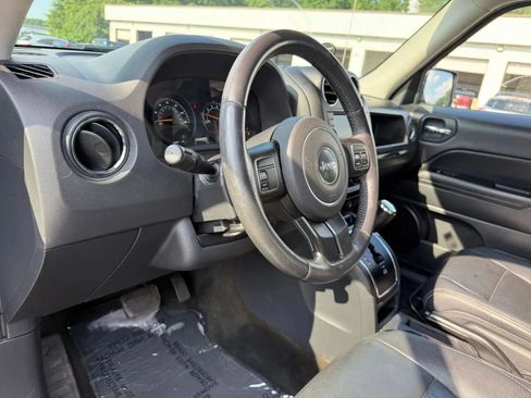 Used 2016 Jeep Patriot High Altitude AWD/4WD image 17