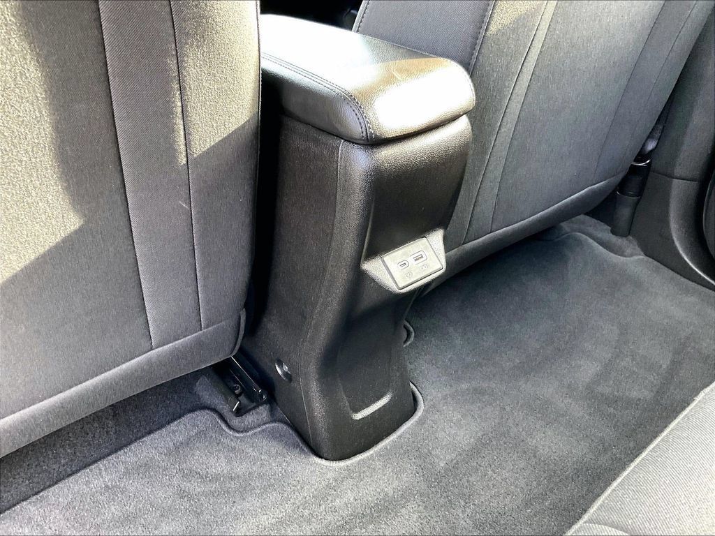 Used 2022 Chevrolet Bolt EUV LT w/ Driver Confidence Package FWD image 26