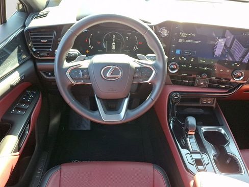 Used 2024 Lexus NX 250 FWD image 12