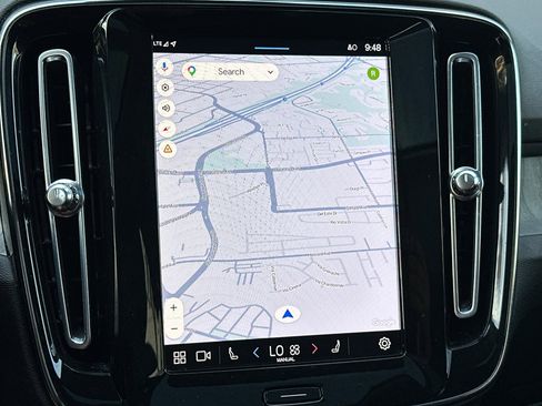 Certified 2023 Volvo XC40 B4 Ultimate FWD image 23