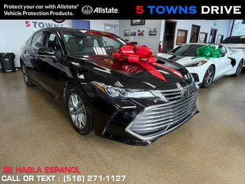 Used 2019 Toyota Avalon XLE w/ Moonroof Package FWD image 1