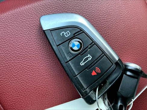 Used 2023 BMW 330i Sedan w/ Driving Assistance Package image 14