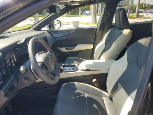 Used 2023 Lexus NX 350h AWD image 19