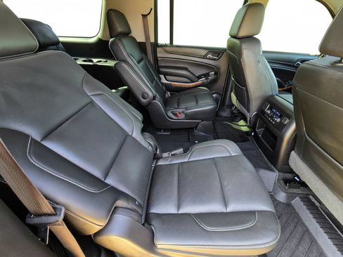 Used 2018 Chevrolet Suburban Premier RWD image 15