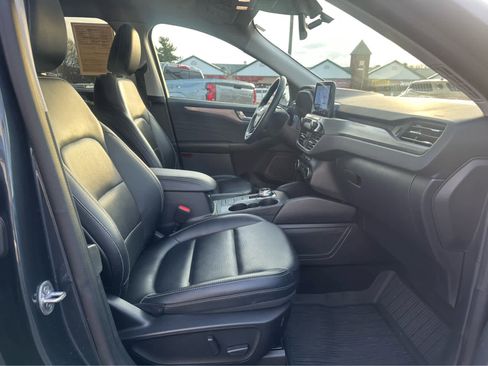 Used 2022 Ford Escape Titanium w/ Class II Trailer Tow Package image 20