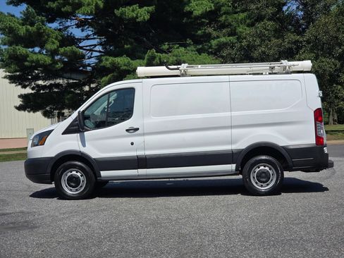 Used 2015 Ford Transit 250 130 Low Roof RWD image 12