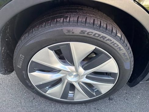 Used 2021 Tesla Model Y Long Range AWD/4WD image 9