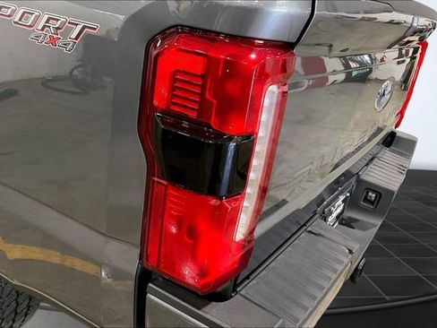 Used 2024 Ford F250 Lariat w/ Sport Appearance Package AWD/4WD image 32