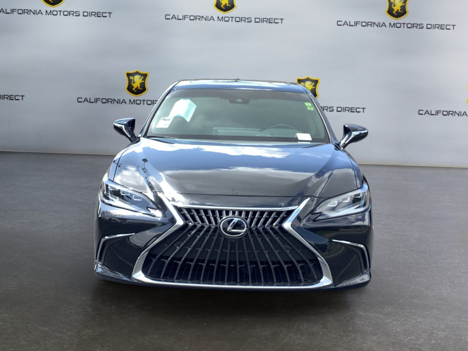 Used 2025 Lexus ES 300h w/ Luxury Package FWD image 8
