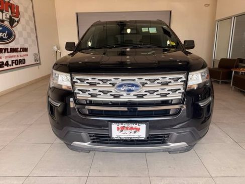 Used 2019 Ford Explorer XLT AWD/4WD image 2