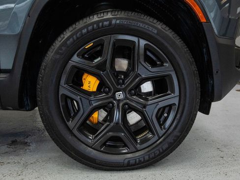 Used 2023 Rivian R1S Adventure image 11