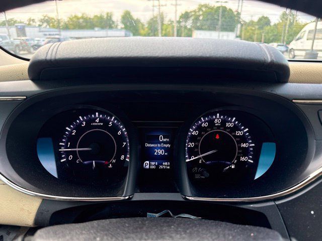 Used 2017 Toyota Avalon Limited w/ Carpet Mat Package FWD image 9