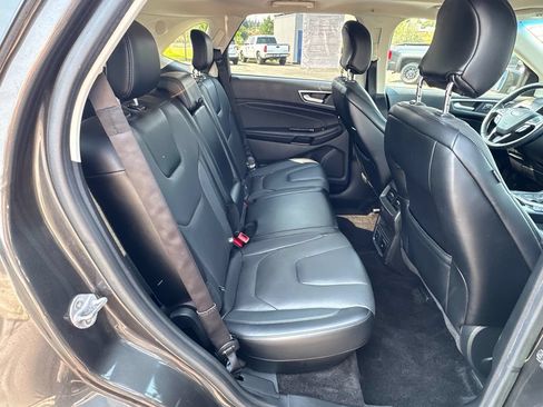 Used 2018 Ford Edge Titanium w/ Equipment Group 302A AWD/4WD image 34
