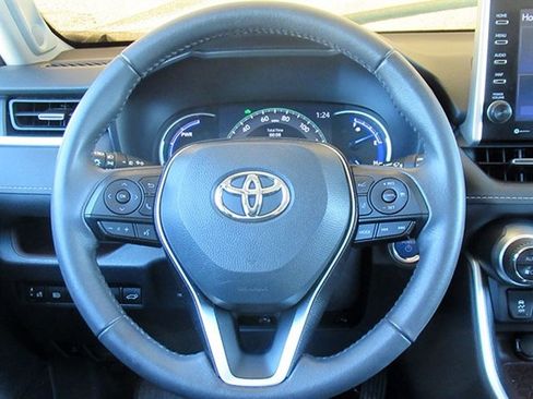 Used 2022 Toyota RAV4 Limited AWD/4WD image 19